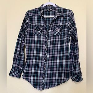 Women’s Angie Navy, Green, and Black Plaid Button Up Shirt, size L